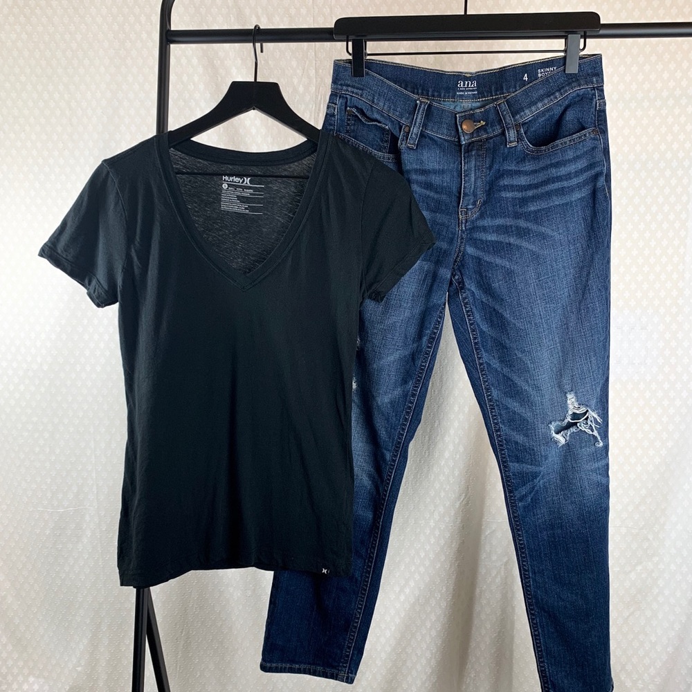 Hurley VNeck Tshirt Small